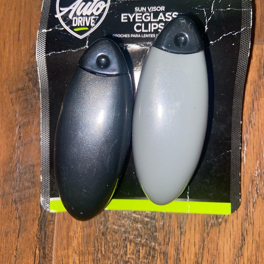 Auto Drive Visor Clips - Picture 8 of 10